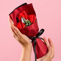 Букет мыльных роз красный